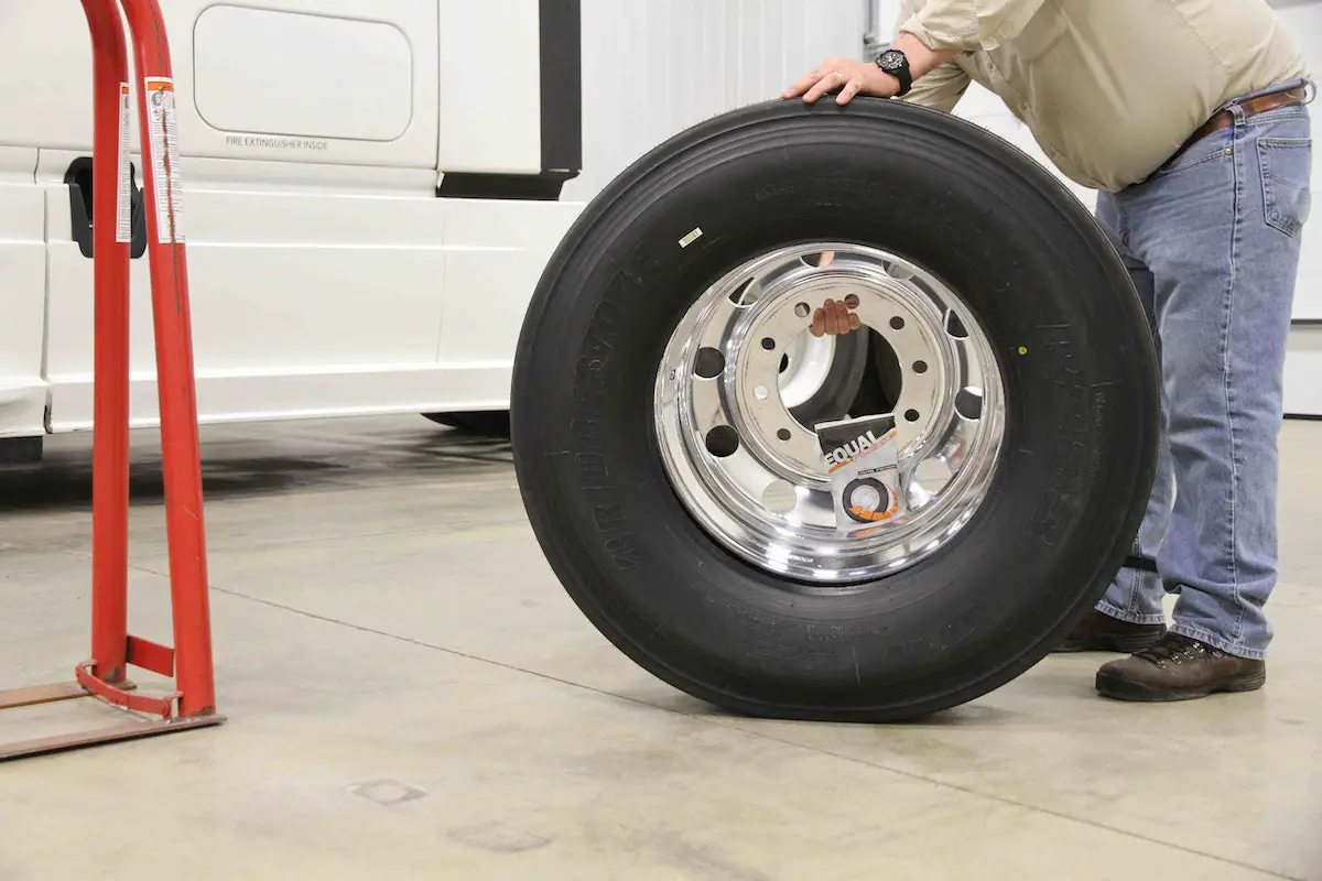 Are Semi Truck Tires Balanced