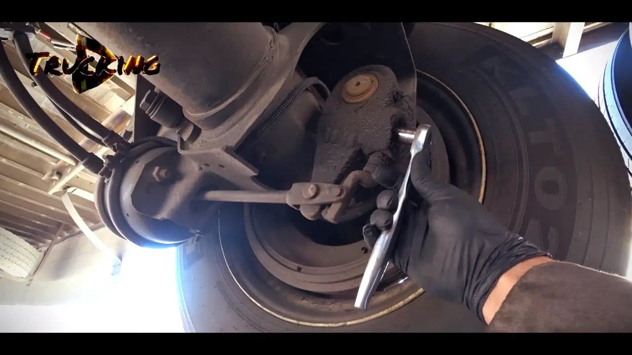 How to Adjust Trailer Brakes on a Semi