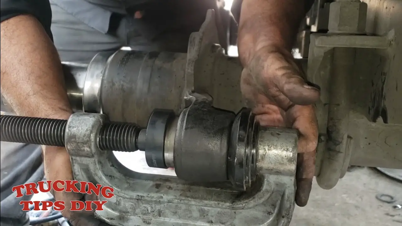 How to Remove S Cam Bushings